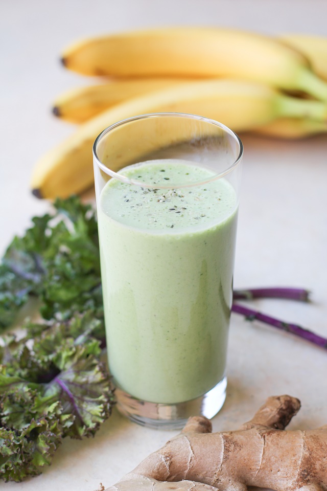 Superfood Matcha Smoothie Recipe - A Foodie Stays Fit