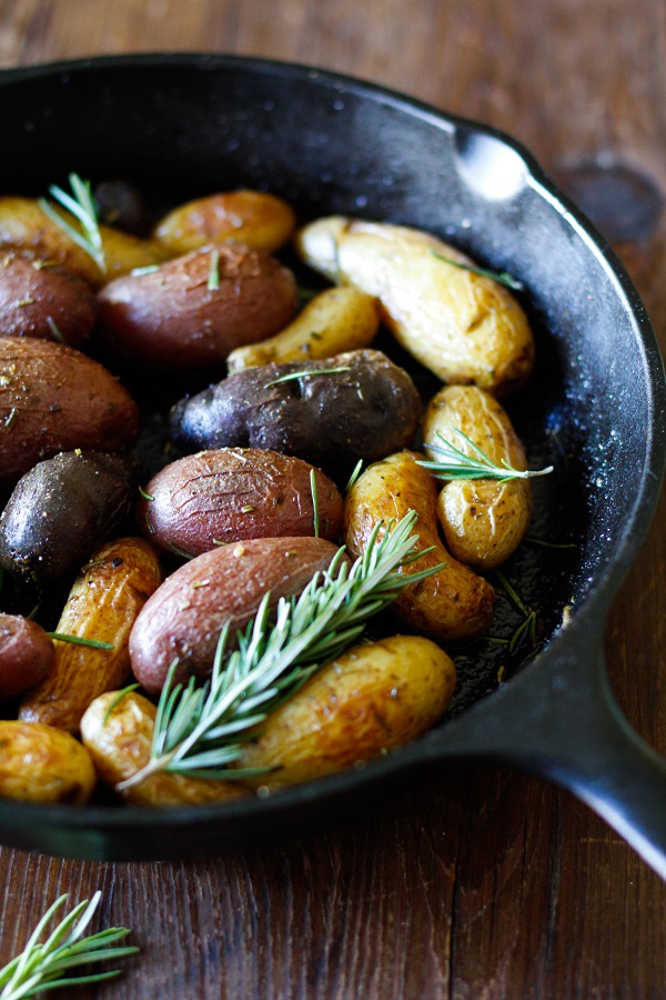 Perfectly Seasoned Roasted Potatoes. - The Pretty Bee