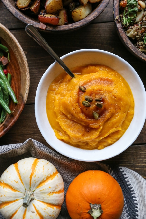 Mashed Kabocha Squash with honey - a simple and healthful side dish recipe for the holidays #healthy #paleo