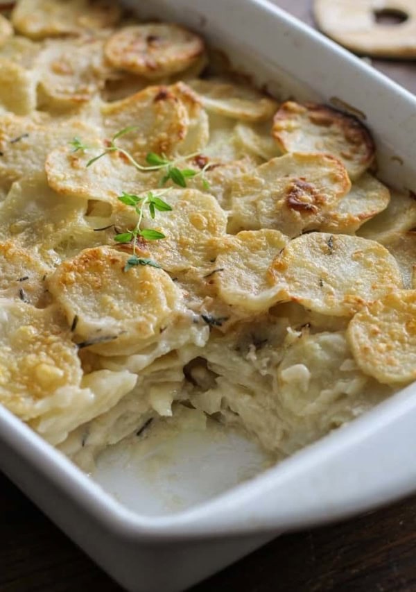 Herbed Coconut Milk Potatoes Au Gratin - a lightened up version of the classic dish #glutenfree