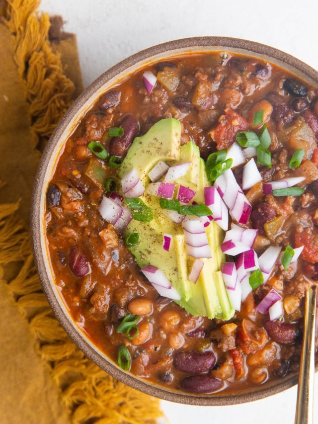 THREE BEAN TURKEY CHILI STORY - The Roasted Root