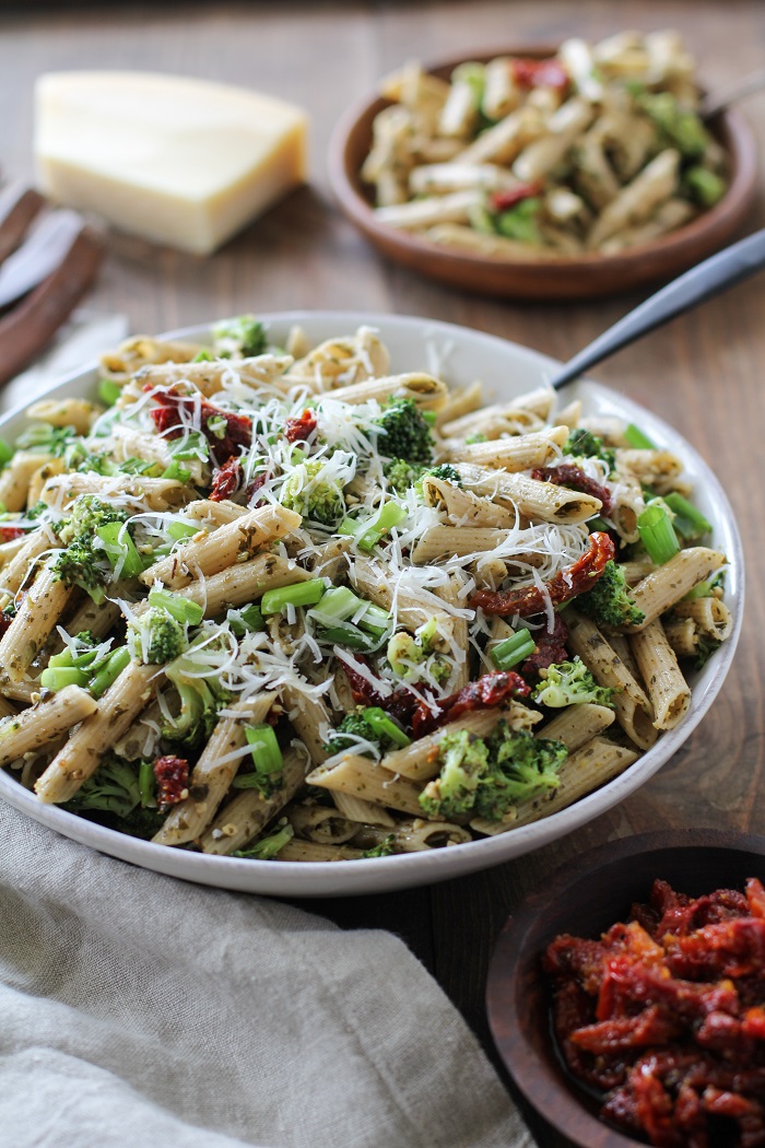 Kale Pesto Pasta Salad with Sun-Dried Tomatoes and Broccoli - The ...