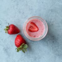 https://www.theroastedroot.net/wp-content/uploads/2016/07/strawberry_smoothie_2-200x200.jpg