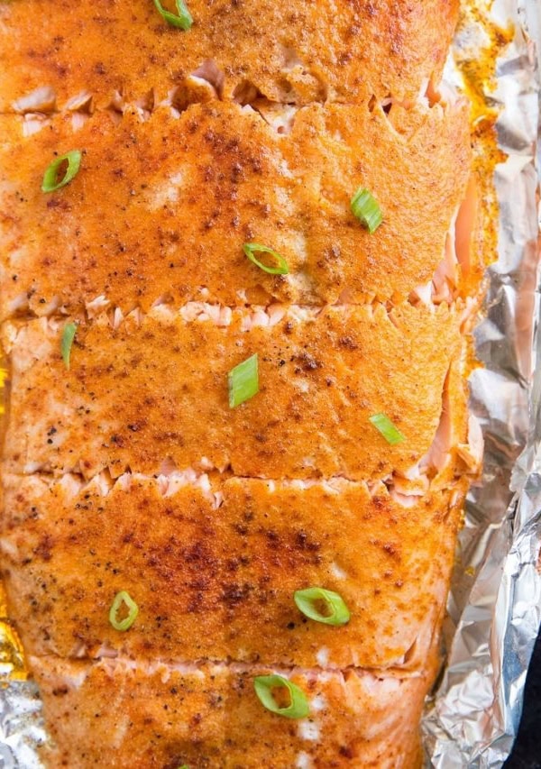 How to Grill Salmon in Foil - an easy recipe that results in mouth-watering salmon every time! Keto, Paleo, Whole30 - a healthy summer meal!