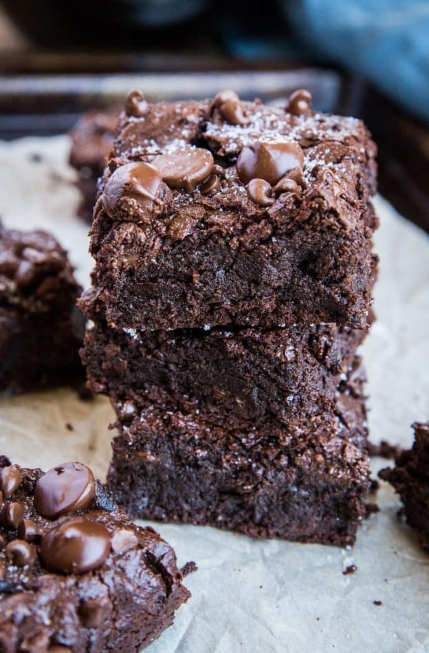 Paleo Vegan Fudge Brownies - The Roasted Root