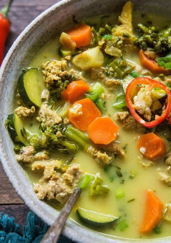 cropped-turmeric_ginger_coconut_ground_turkey_soup_1.jpg