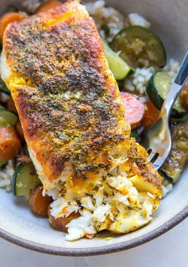 Easy Baked Cod Recipe with turmeric and paprika