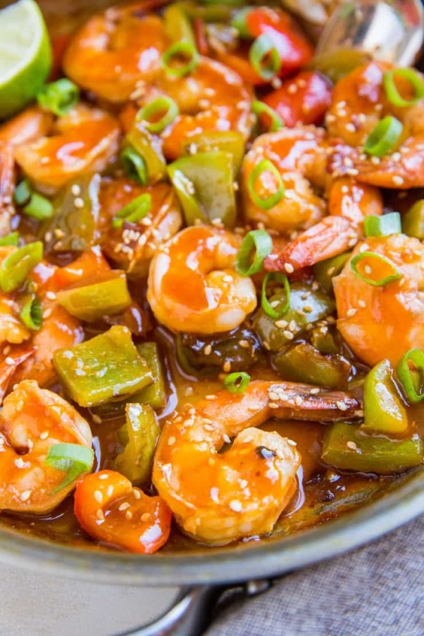 Paleo Sweet and Sour Shrimp - healthy sweet and sour shrimp recipe that is soy-free, refined sugar-free, and delicious!