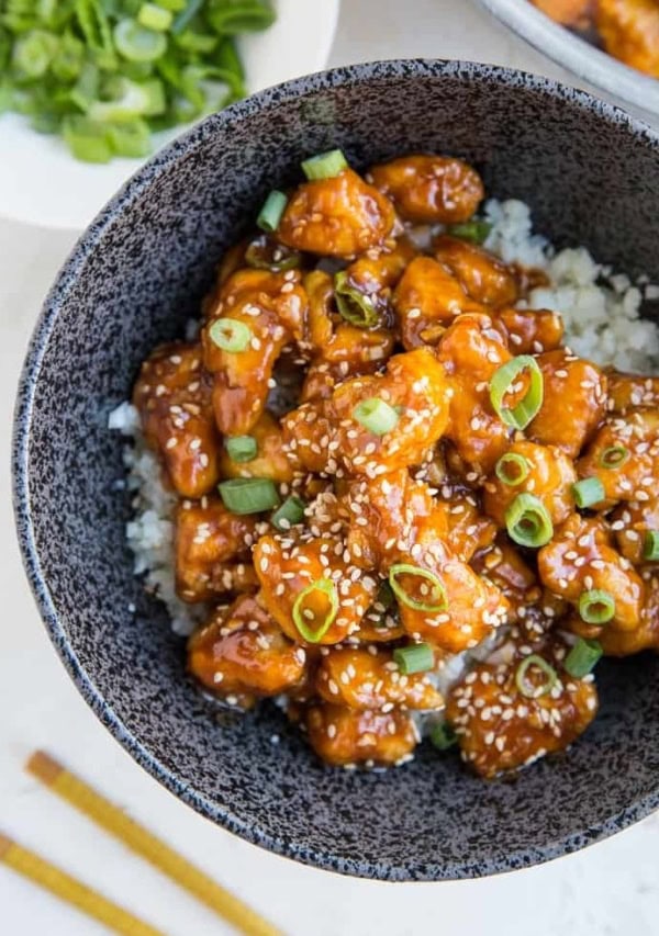 Paleo General Chicken - grain-free, refined sugar-free paleo General Chicken is a sweet and sour crispy sticky chicken recipe that is absolutely blissful!