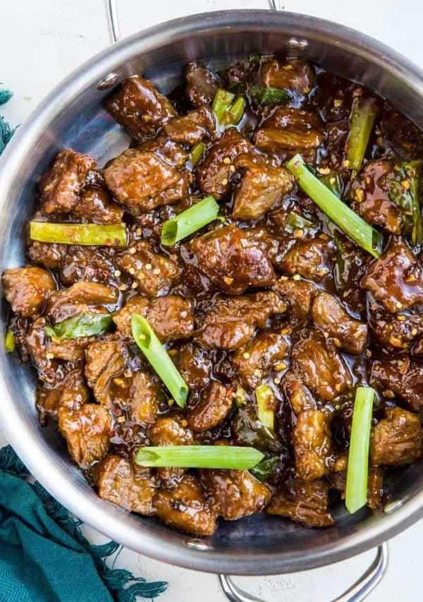 Paleo 30-Minute Mongolian Beef - an easy recipe for Mongolian beef that is soy-free, refined sugar-free and healthier! Crispy beef in amazing sauce? Who could resist?