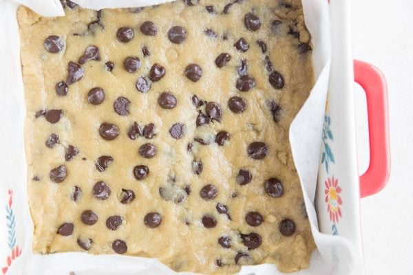 Flourless Tahini Chocolate Chip Cookie Bars - The Roasted Root