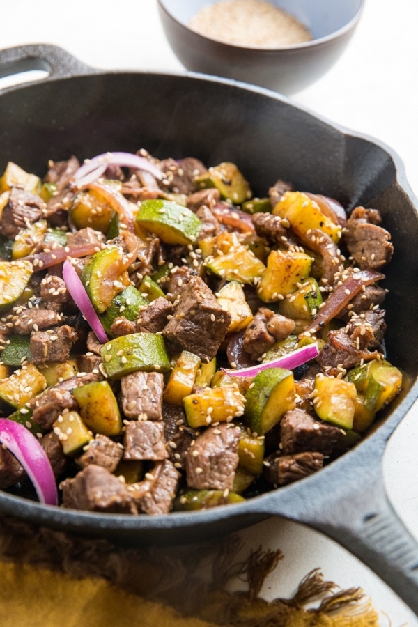 30-Minute Teriyaki Beef and Zucchini - a quick, easy 5-ingredient dinner recipe that is loaded with flavor and nutrients!