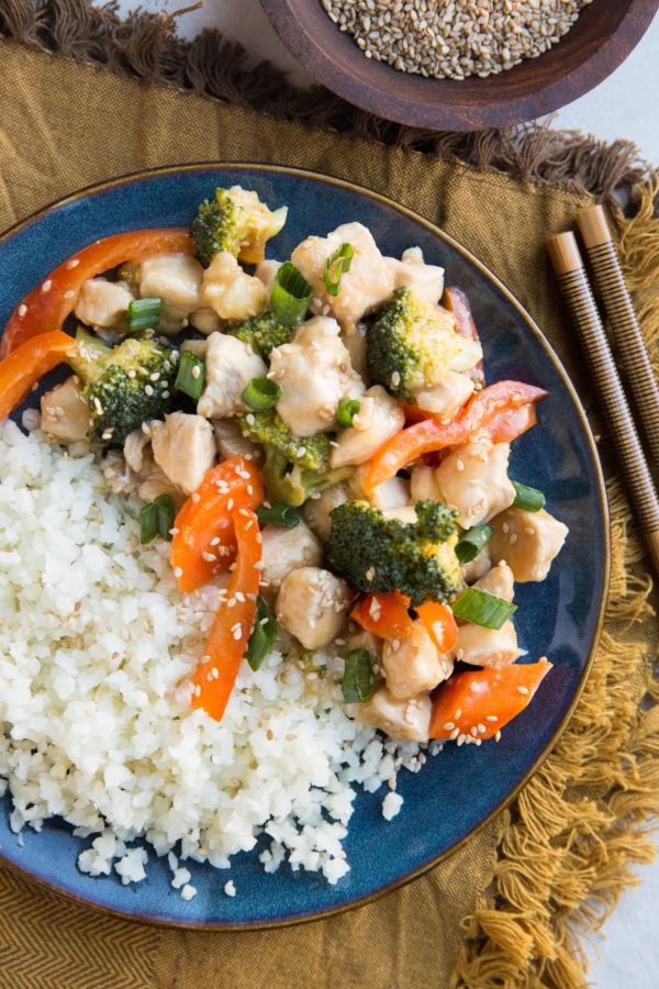 Hunan Chicken - 30-minute Hunan Chicken made paleo-friendly. Soy-free, refined sugar-free, gluten-free and delicious!