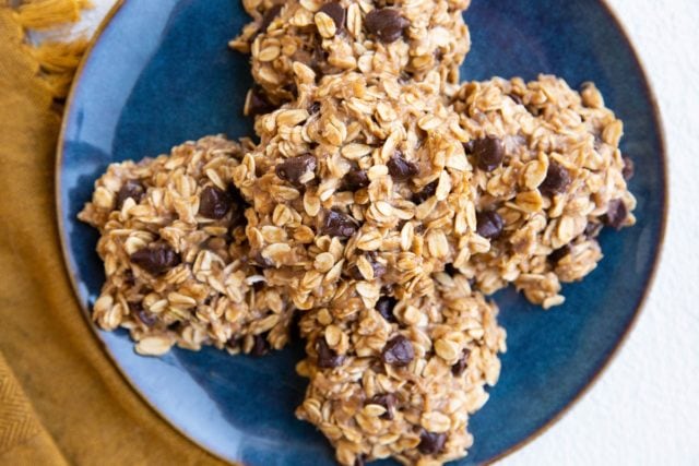 3-Ingredient No-Bake Banana Oatmeal Cookies - The Roasted Root