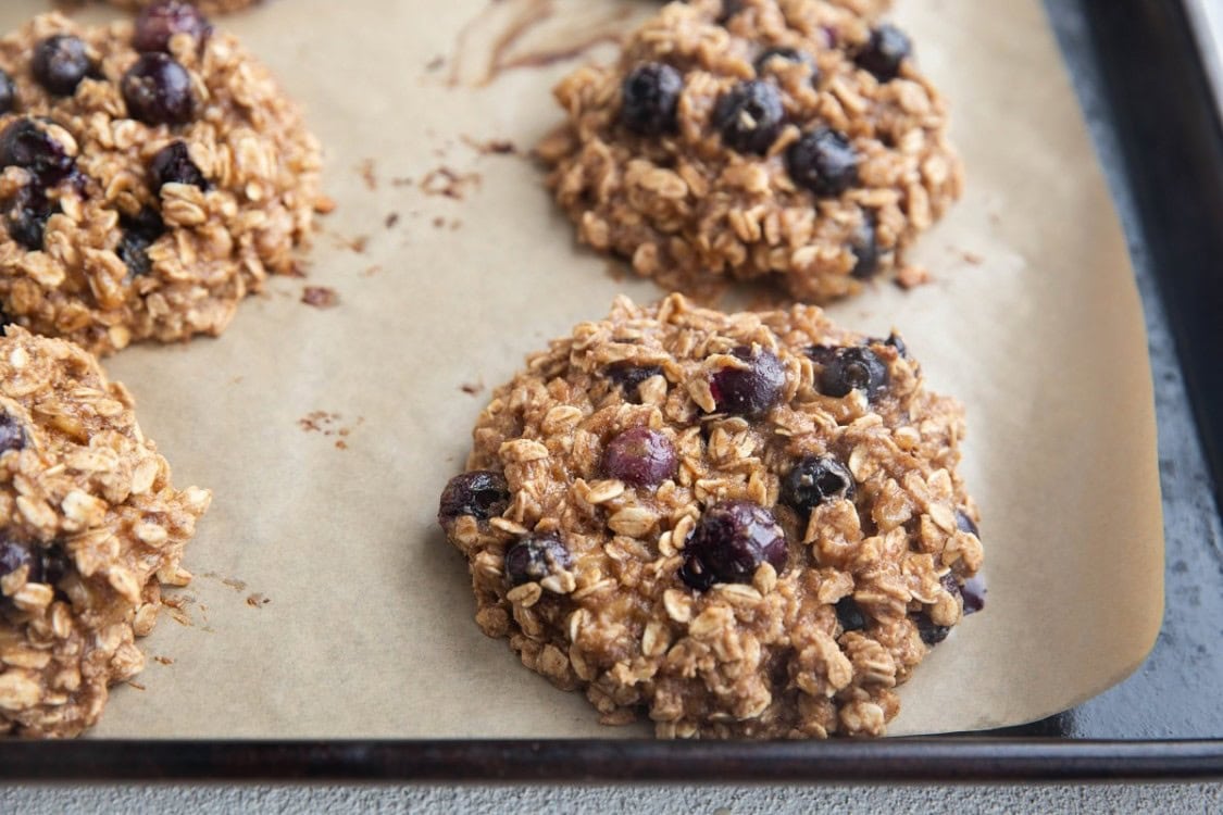 5-Ingredient Healthy Blueberry Oatmeal Cookies - The Roasted Root