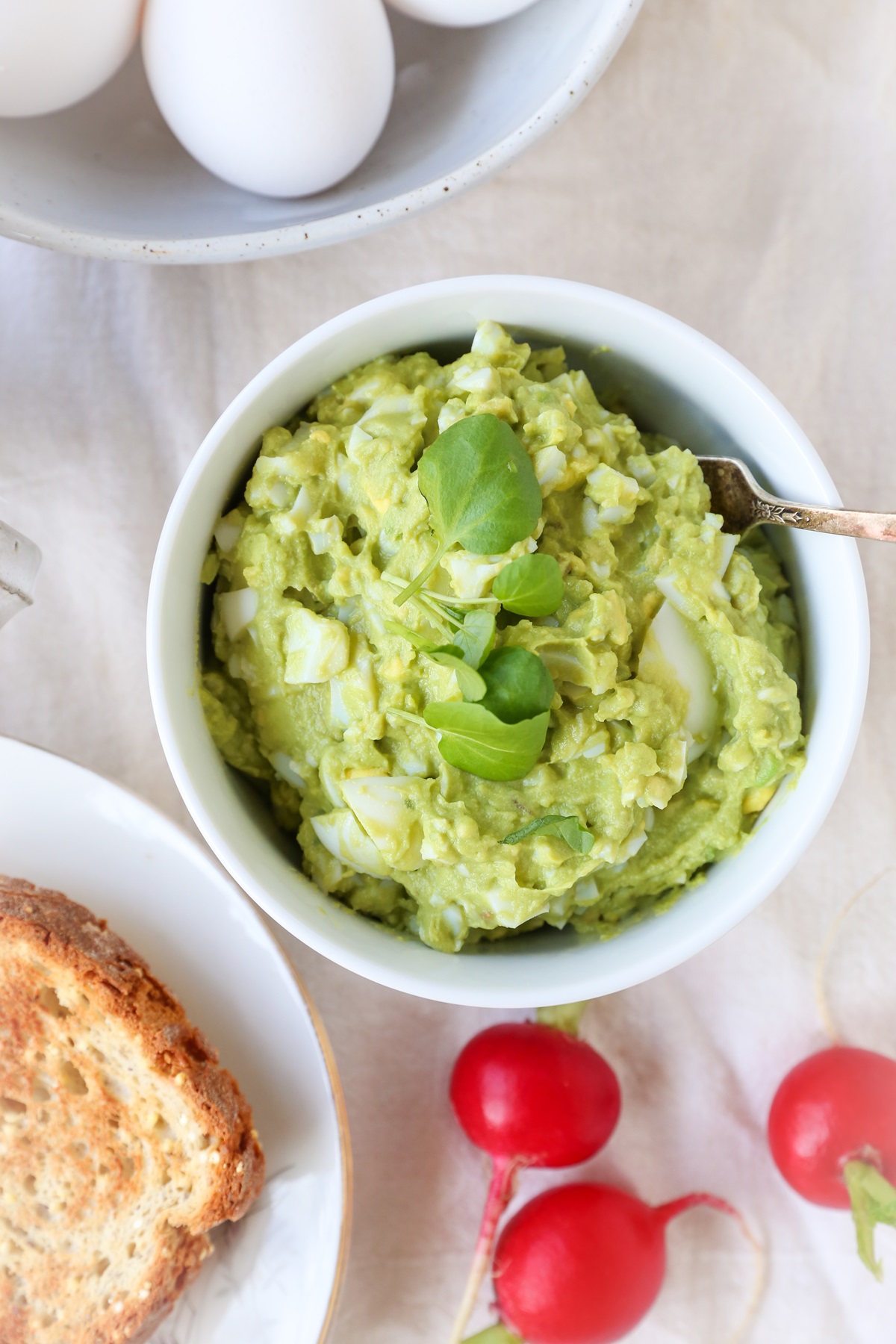 Avocado Egg Salad (Mayo-Free!) - an easy 4-ingredient lunch recipe | theroastedroot.net #glutenfree #dairyfree #healthy