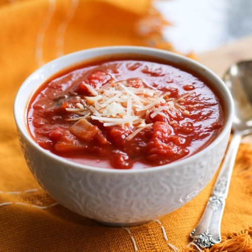 Chunky Fresh Tomato Oregano Soup. A healthy delicious lunch!