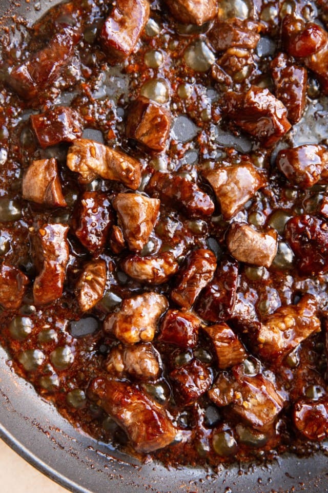 Sesame Garlic Steak Bites Bowls - The Roasted Root