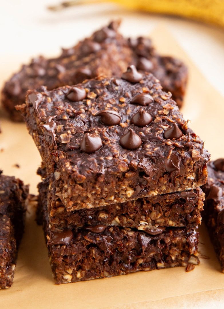 Chocolate Banana Oatmeal Breakfast Bars - The Roasted Root